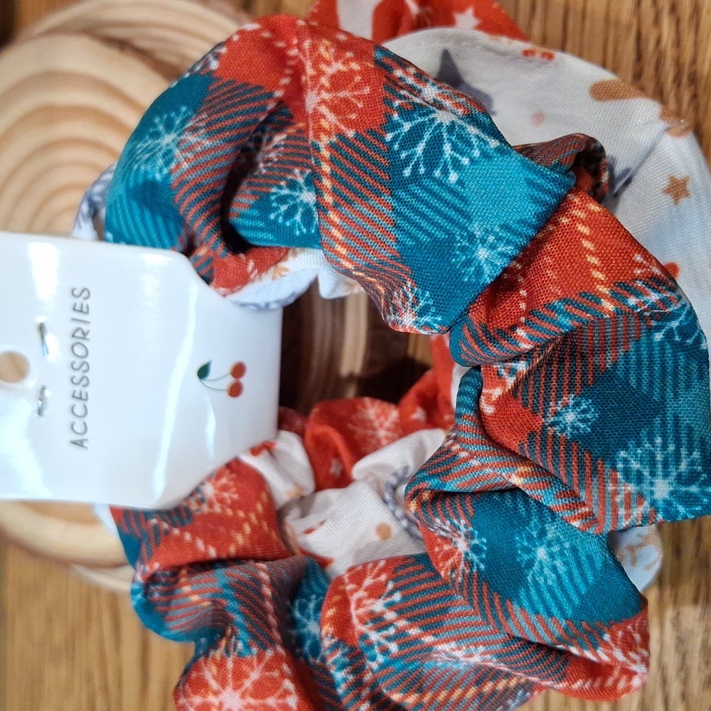 Plaid & Star Patterned Scrunchie Set - Picture 2 of 4